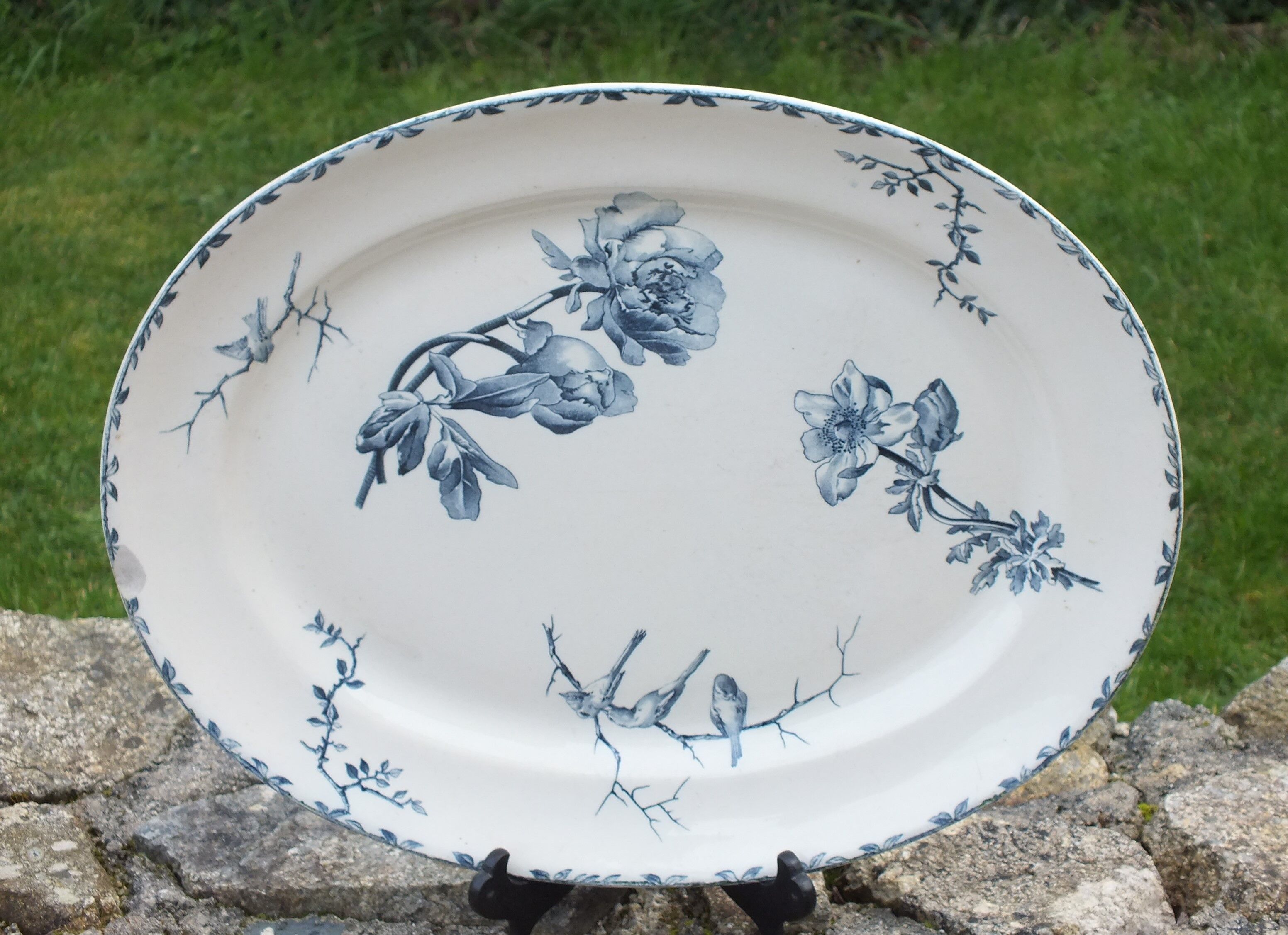 Dish in Terre de Fer decoration Spring, birds - 38x47 cms