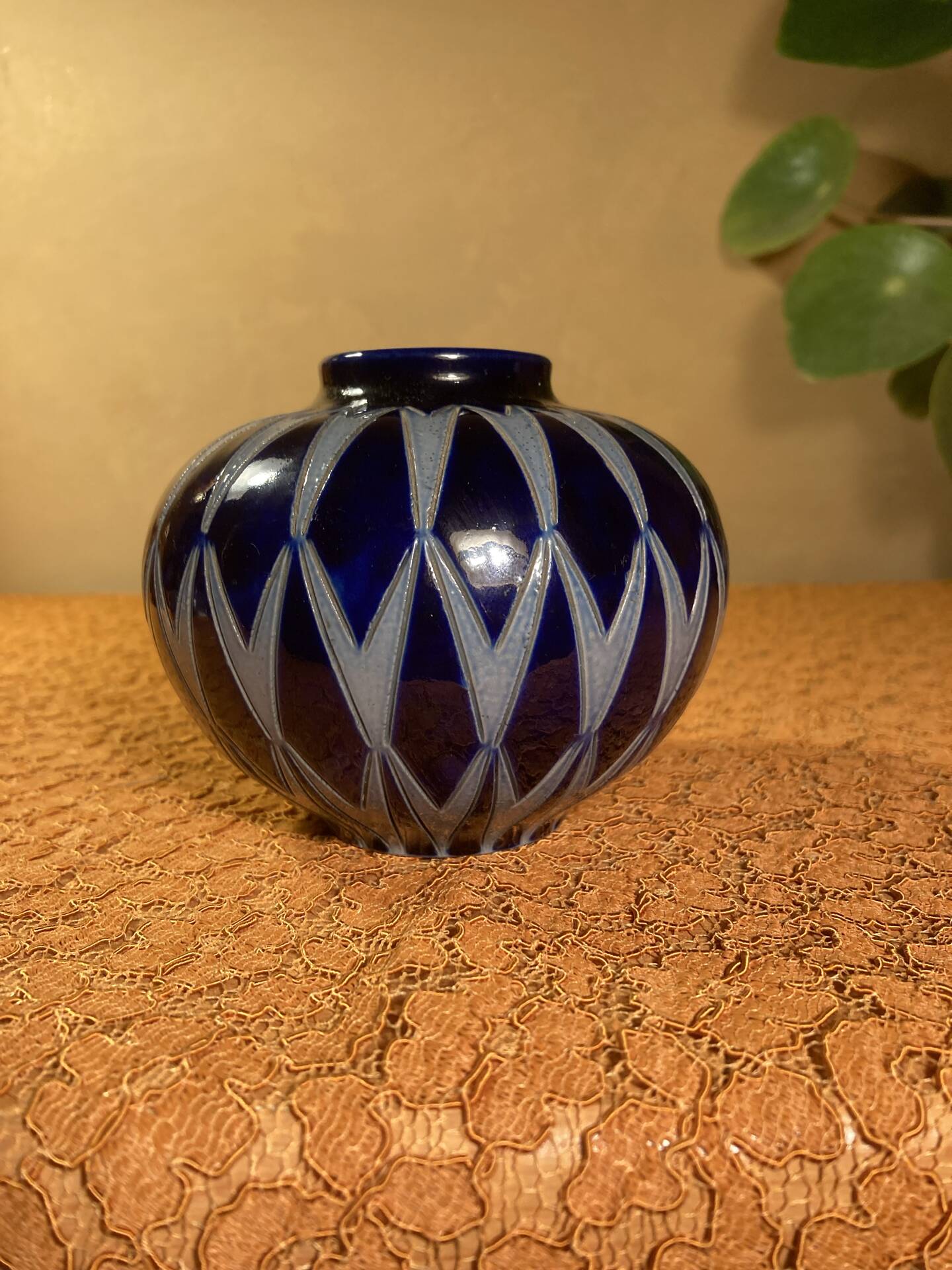 Miniature round vase Art Deco Hubert Krumeich