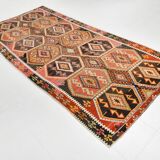 Tapis Kilim Ancien Fait Main – Motifs Géométriques et Symboles Protecteurs