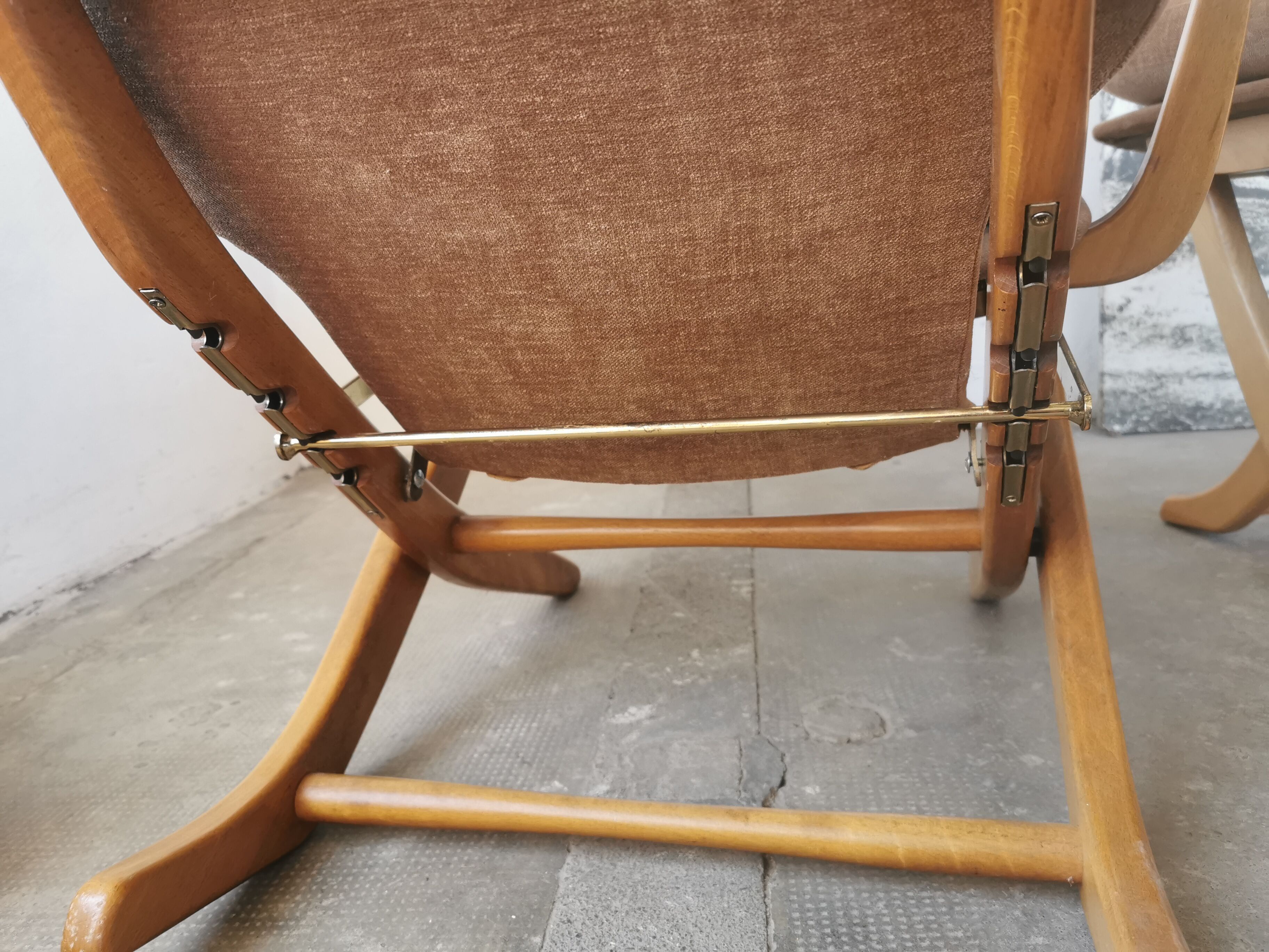 Relax armchair and its velvet ottoman from the 70s /80