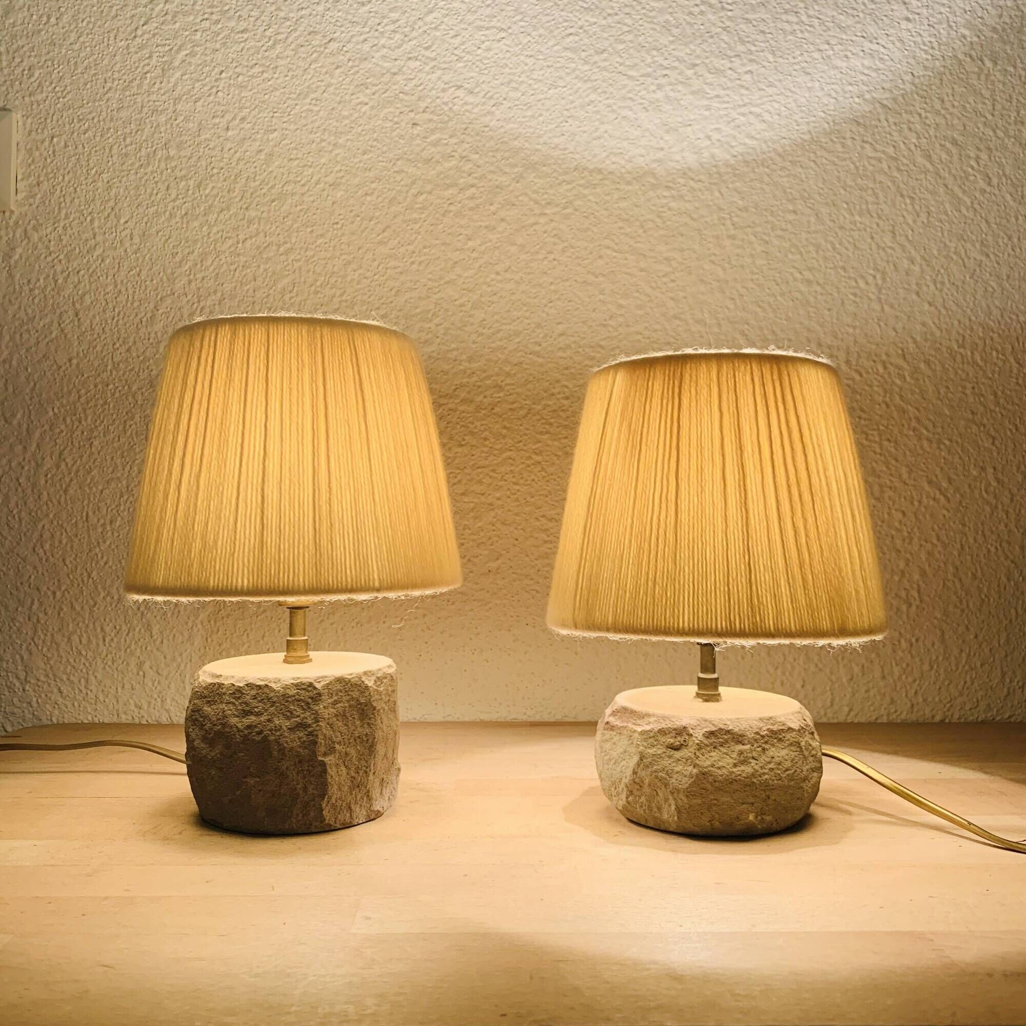 Pair of brutalist lamps in pink stoneware and wool lampshade, 1970