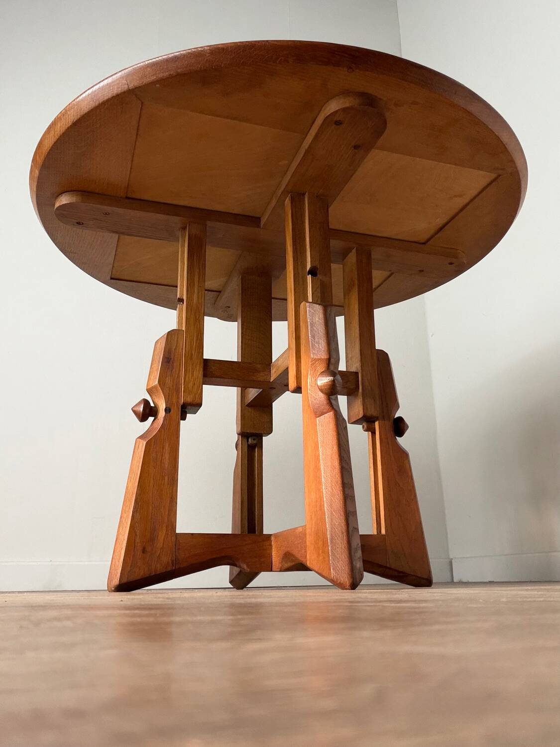 Height-adjustable table in oak and ceramic – Guillerme & Chambron, France