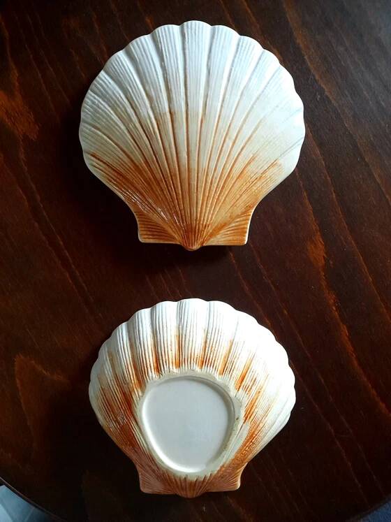 Ceramic shell 1960