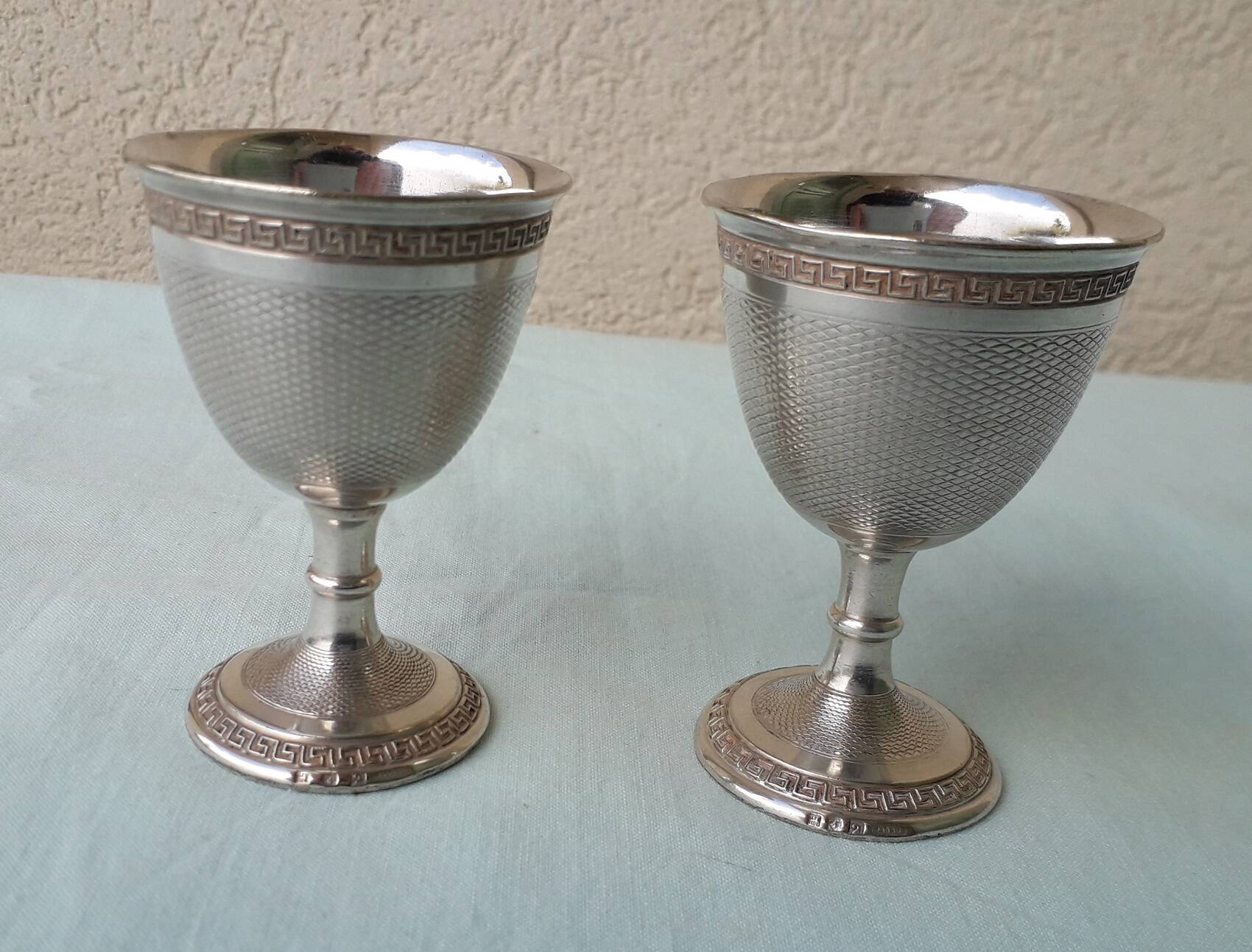 2 silver-plated egg cups