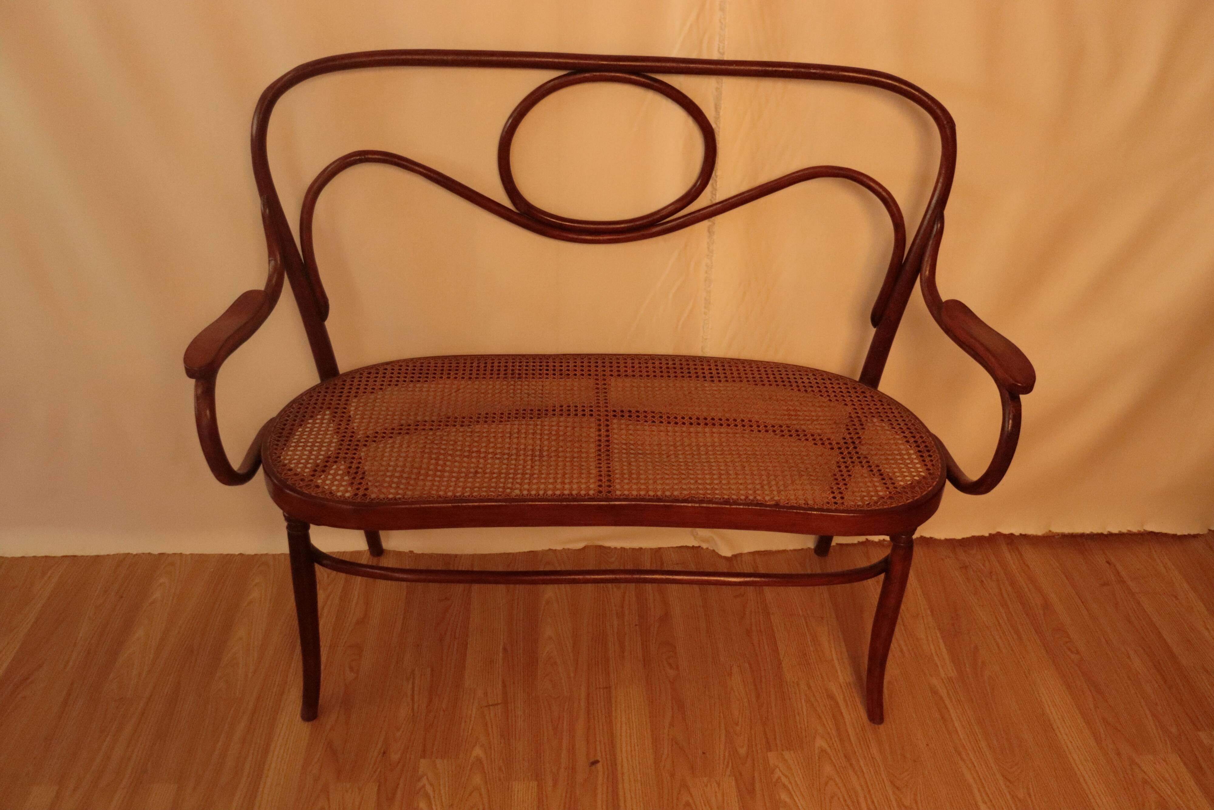 Bench n°18 curved wood