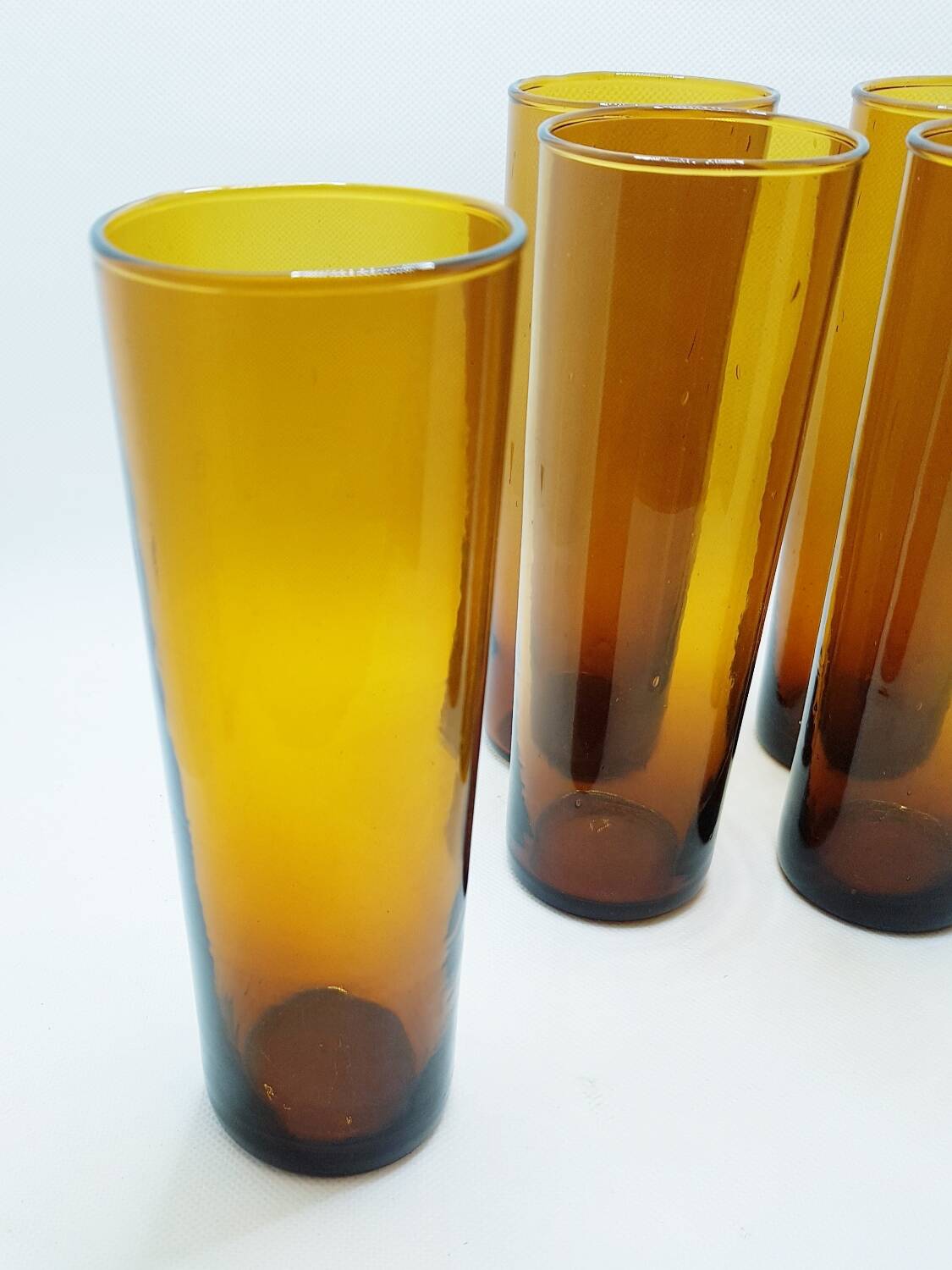 6 grands verres en ambre soufflé bouche