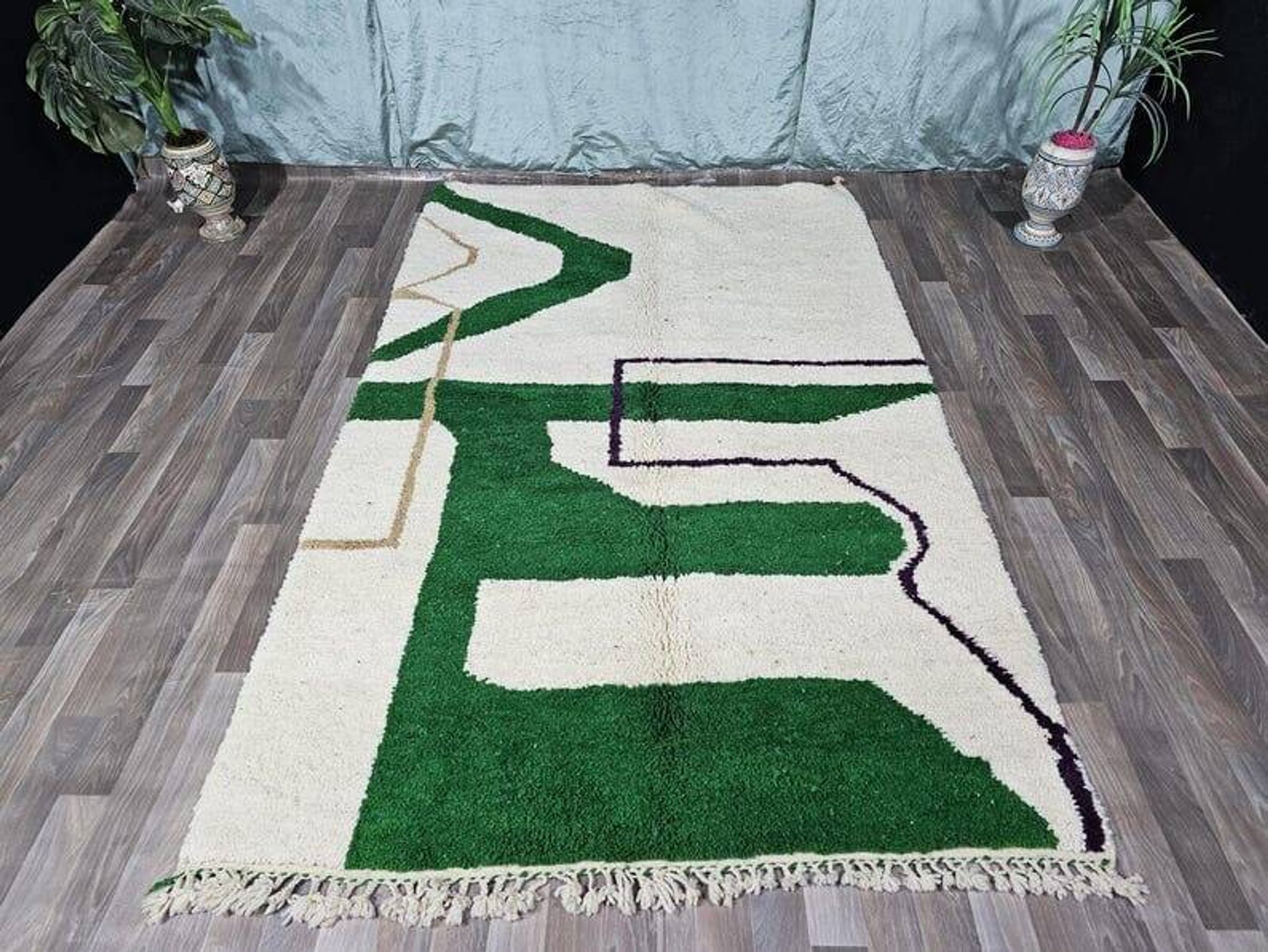 Berber rug made of natural wool, handwoven, size 250 x 250 cm.