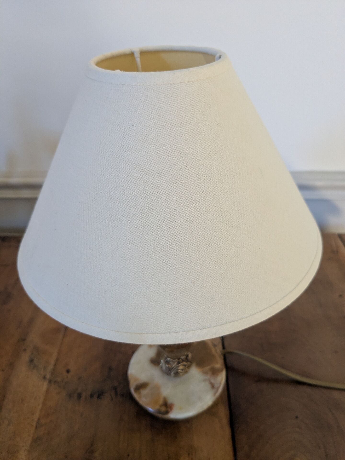 Lampe vintage en onyx et laiton