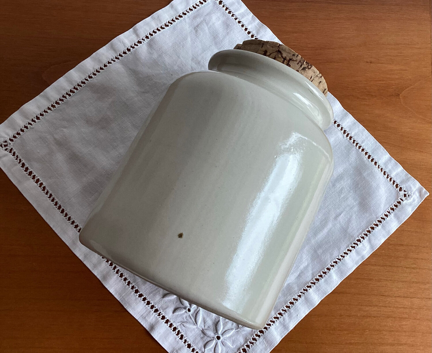 Glazed sandstone mustard pot Meaux