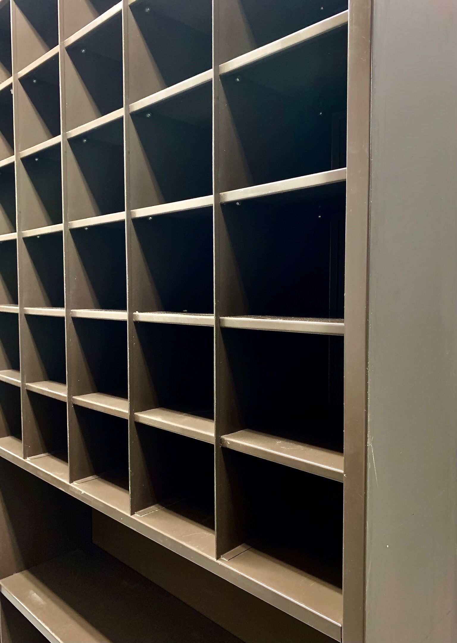 Industrial storage cabinet