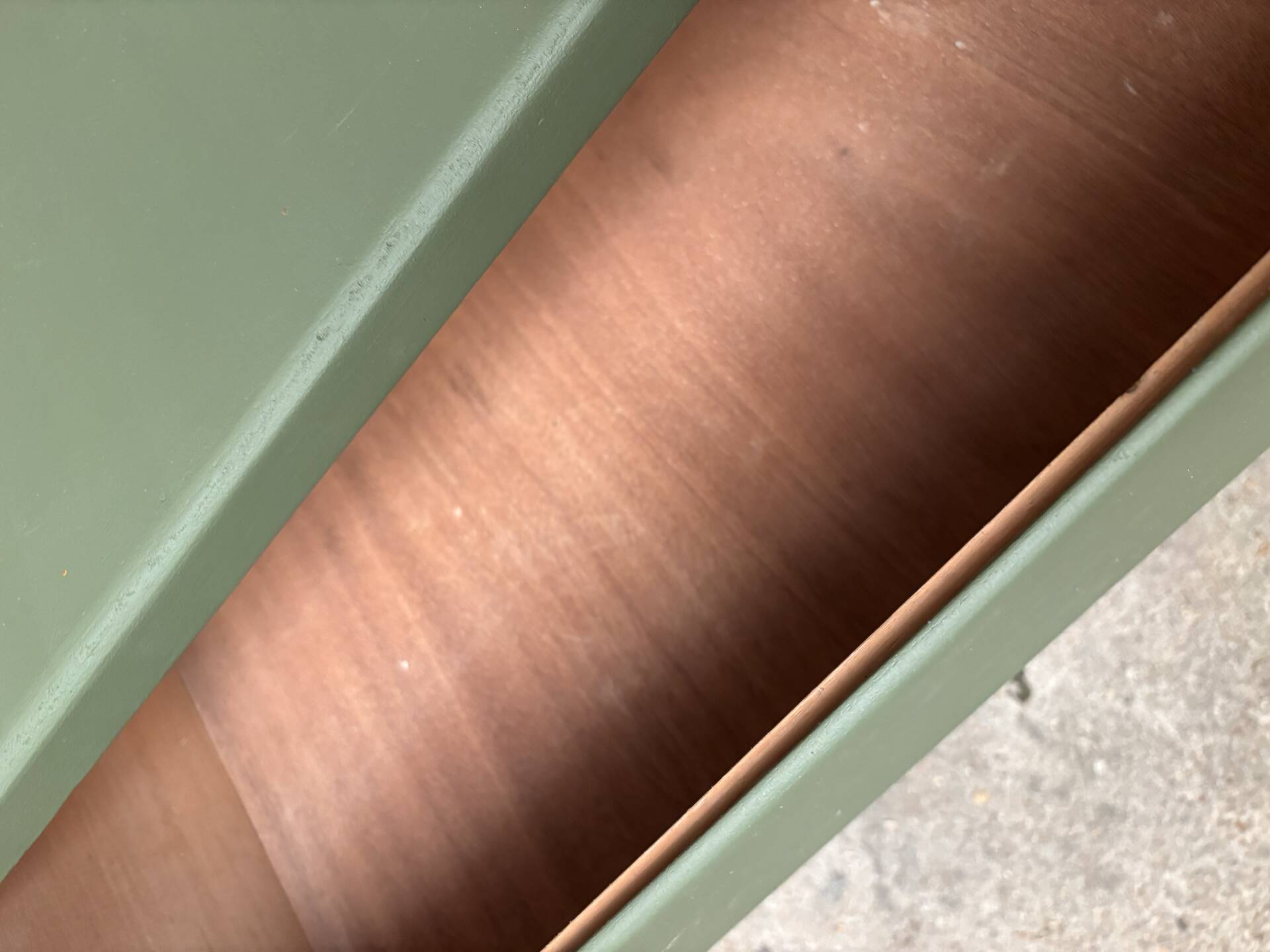 Commode parisienne kaki