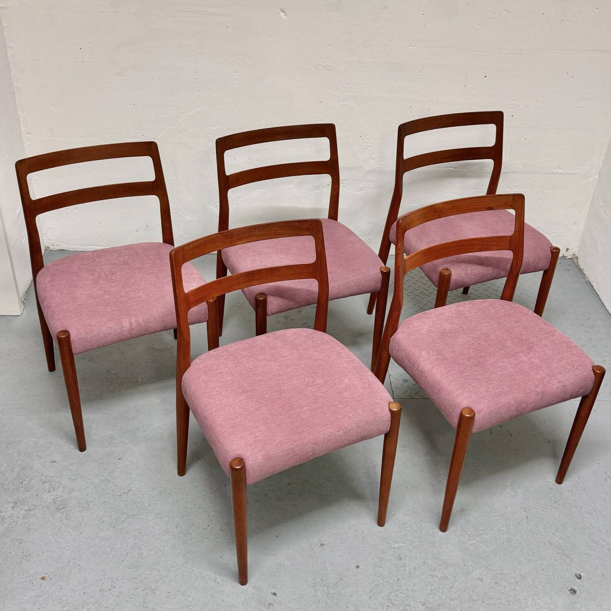 5x chaises de salle à manger en teck par johannes andersen pour uldum, années 1960