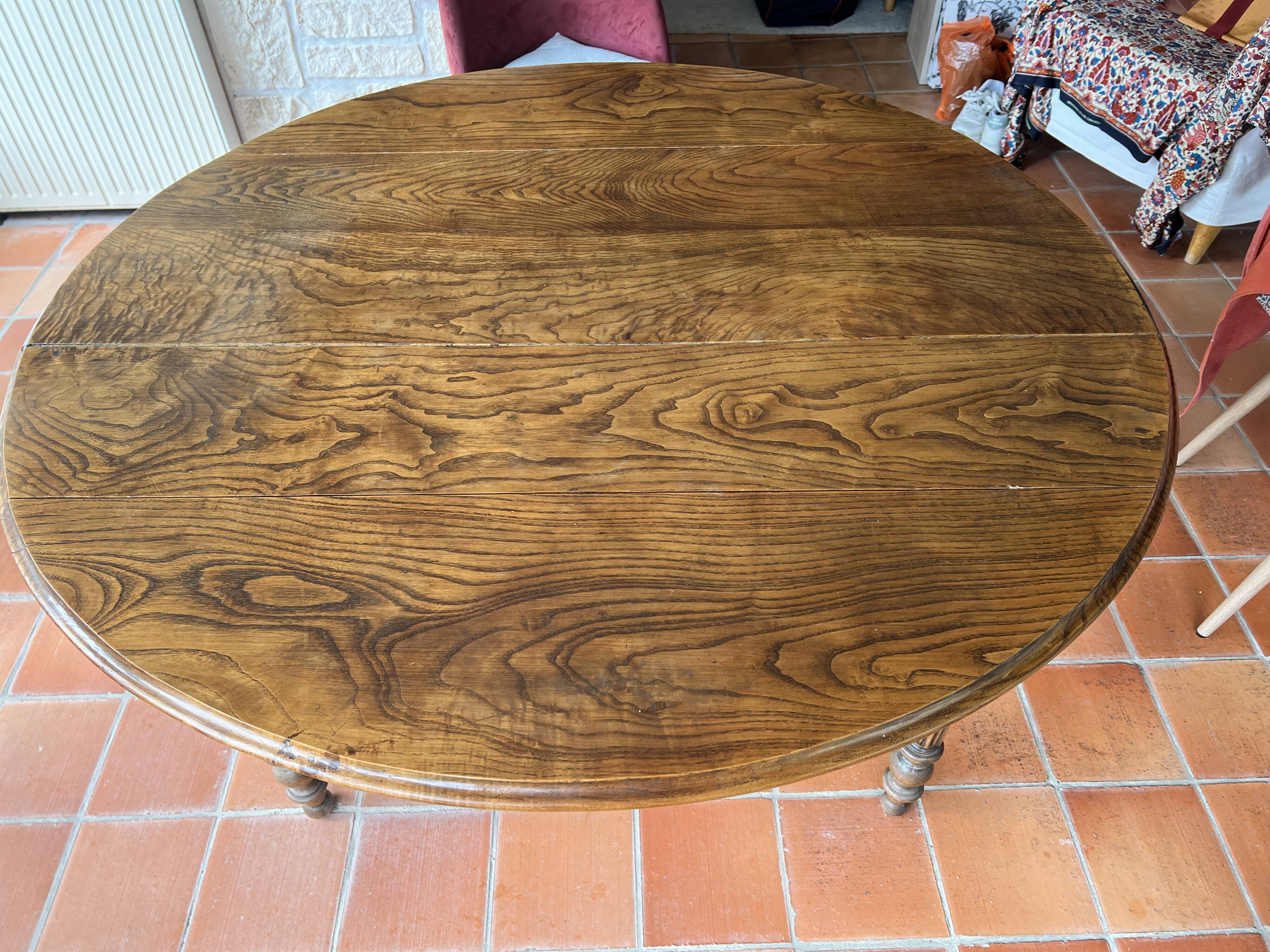 Table en orme massif