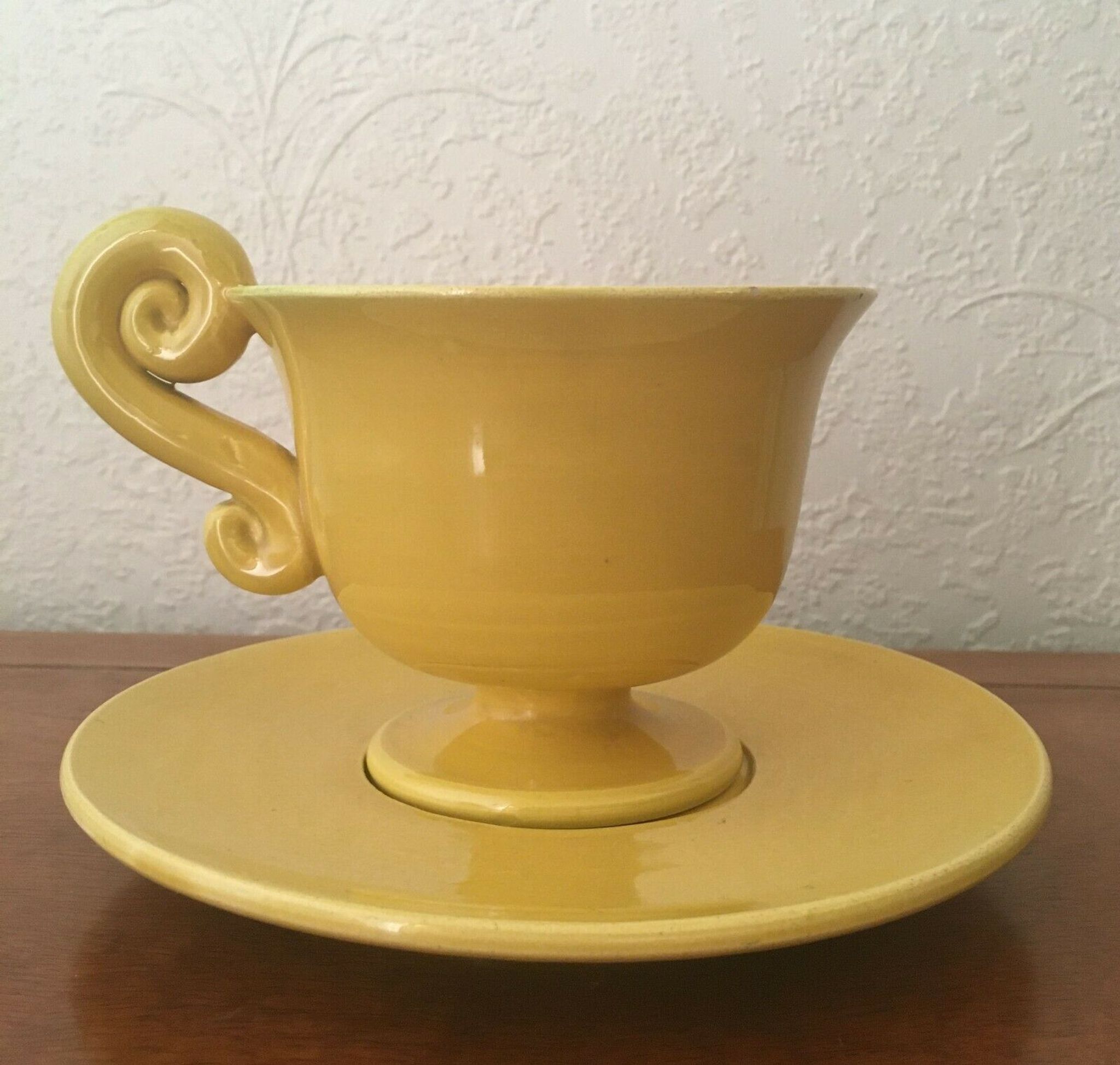 Lot of 5 cups and under ceramic cups 60-70 years