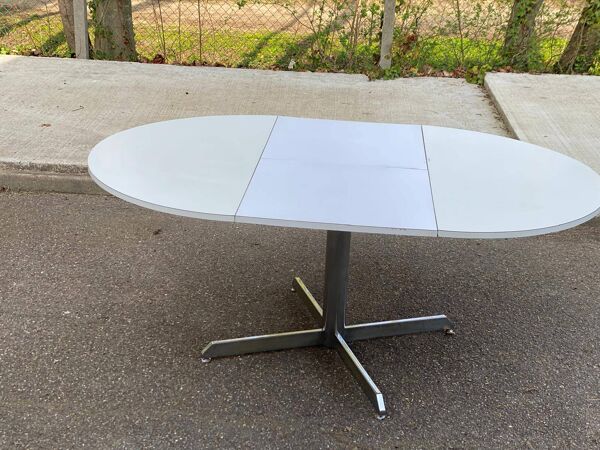 Table à manger blanche pied central extensible des années 70