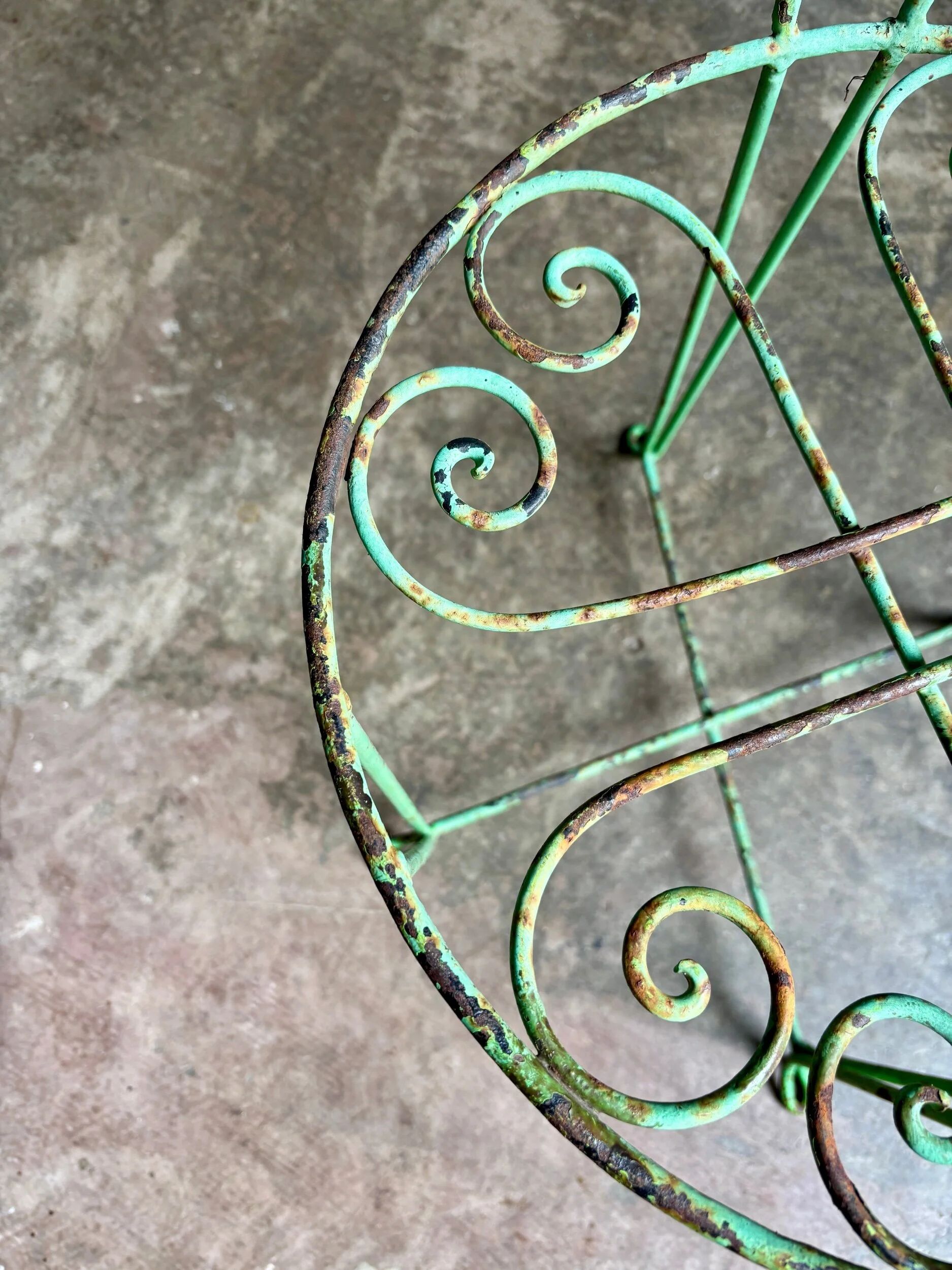 Chaise de jardin en fer forgé vert
