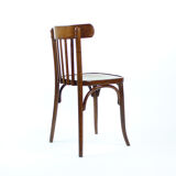 Chaise basée sur un modèle Thonet, éditée par Tatra.