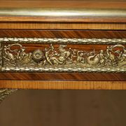 Bureau Plat Restauré Louis XVI Orné d'Ormolu Fin XIXe Siècle