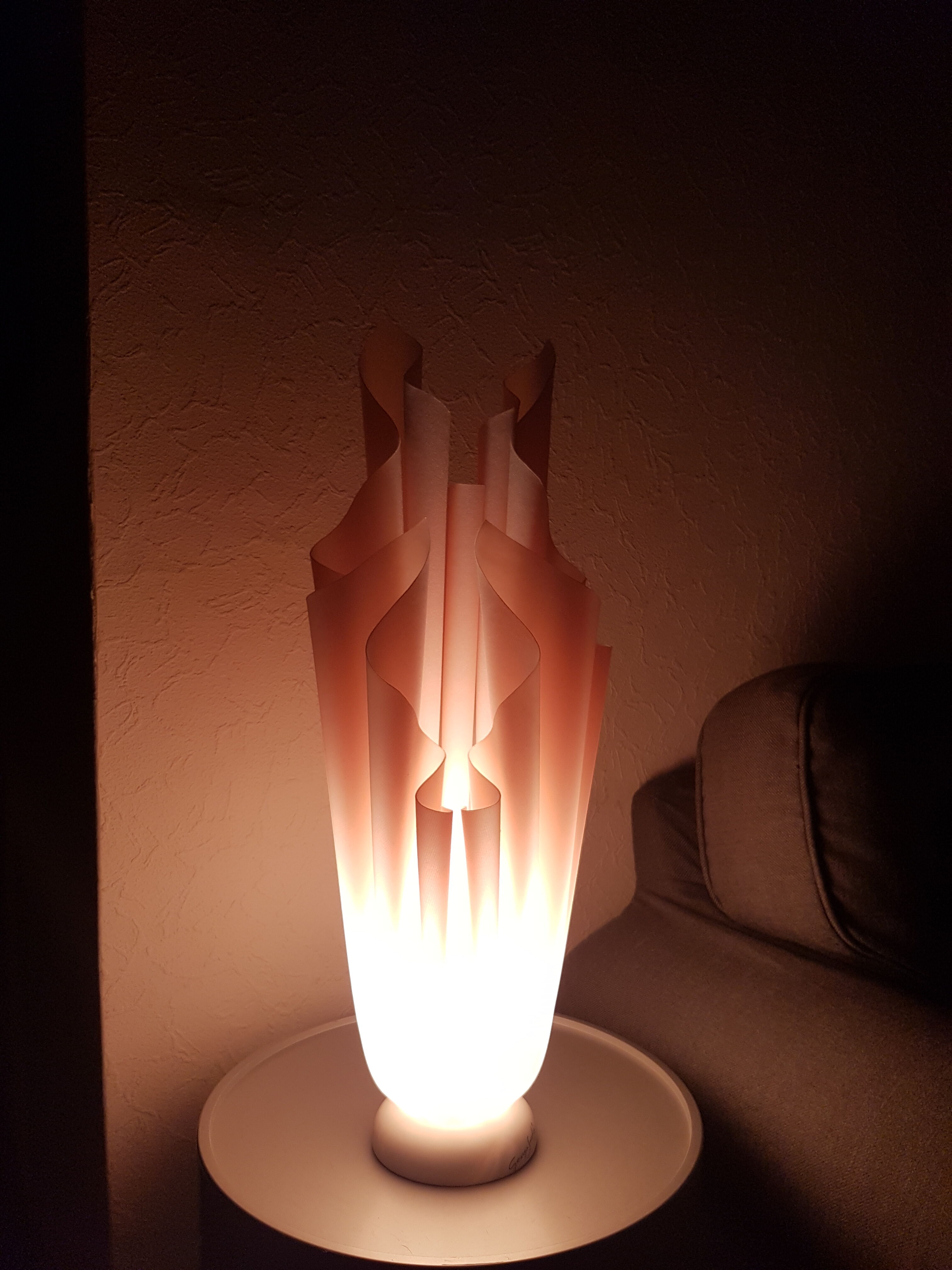 Georgia Jacob model Athuna lamp