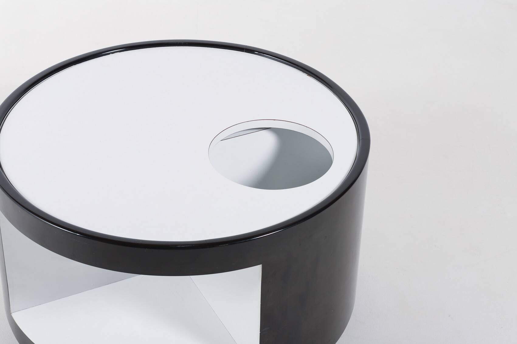 Impressive Vintage Italian coffee table – drinks storage table, 1980’s