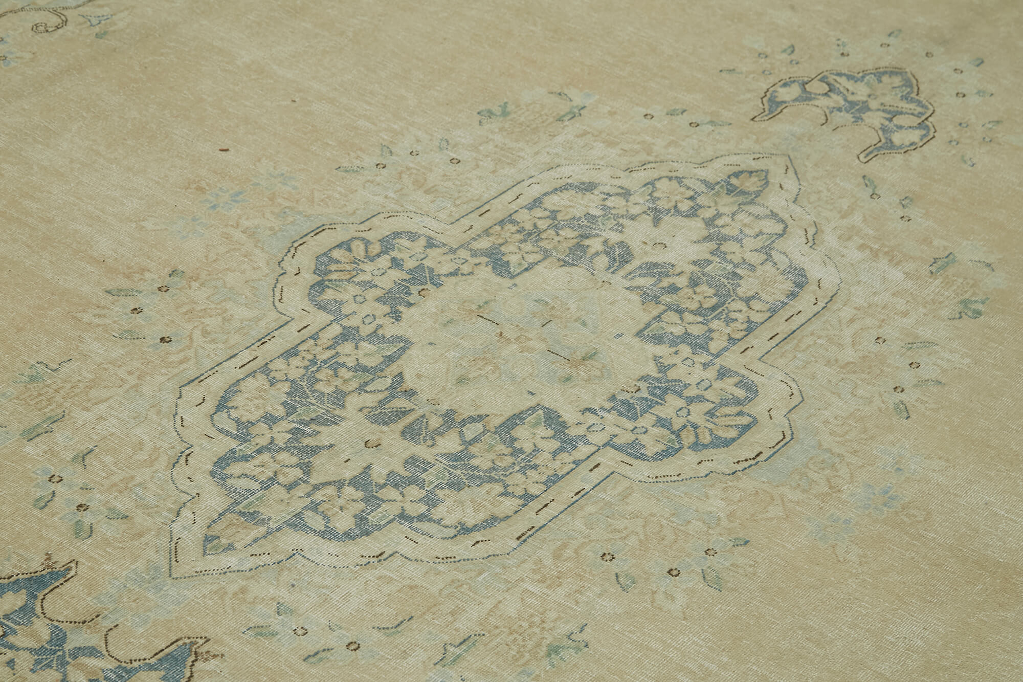 Hand-Knotted Persian Antique 1970s 284 cm x 388 cm Beige Wool Carpet