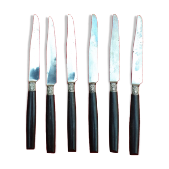 Lot de six couteaux de table