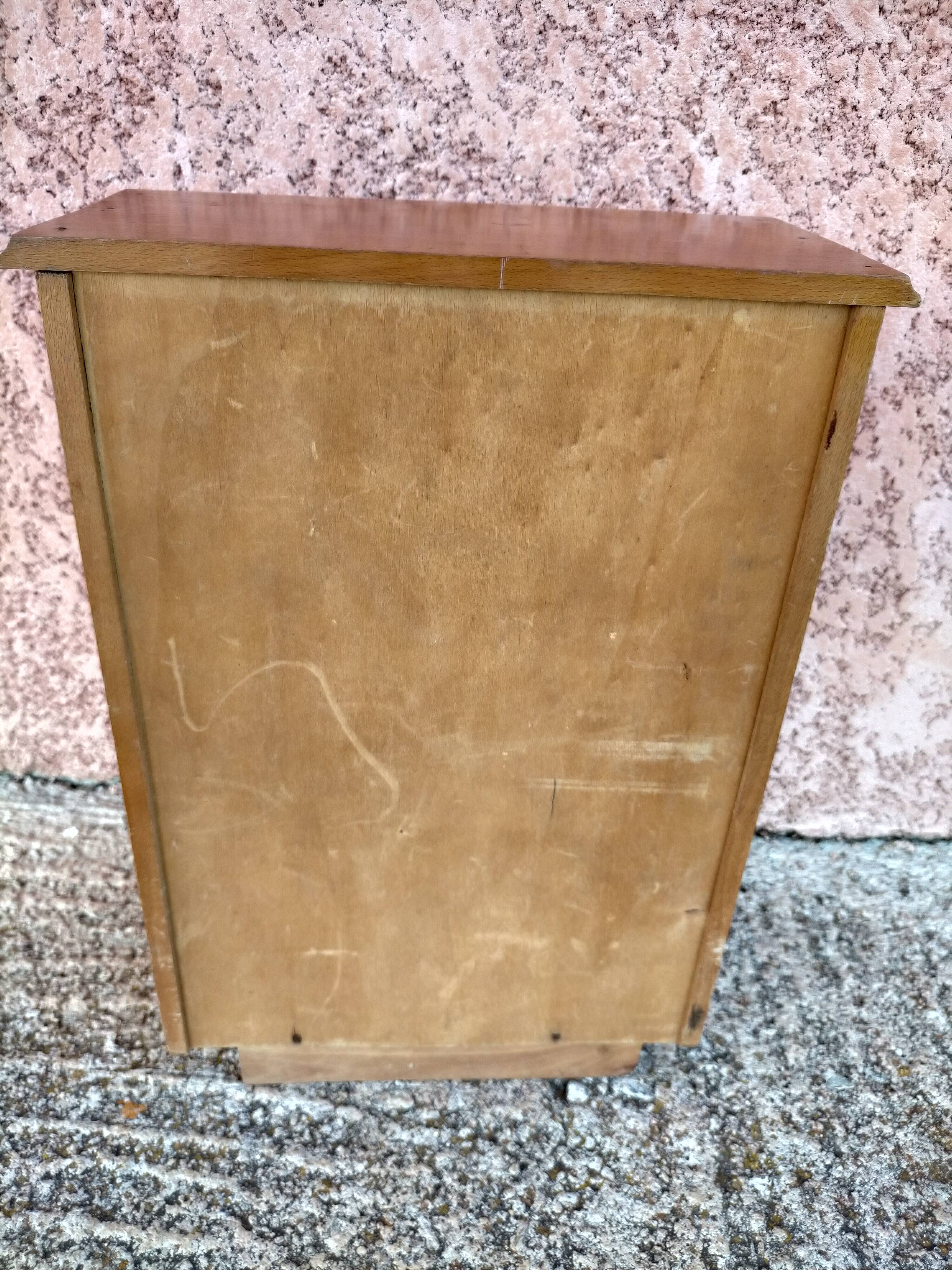 Meuble en bois à tiroir pour poupée