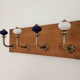 Vintage STYLE wall coat rack – purple metal and ceramic hooks