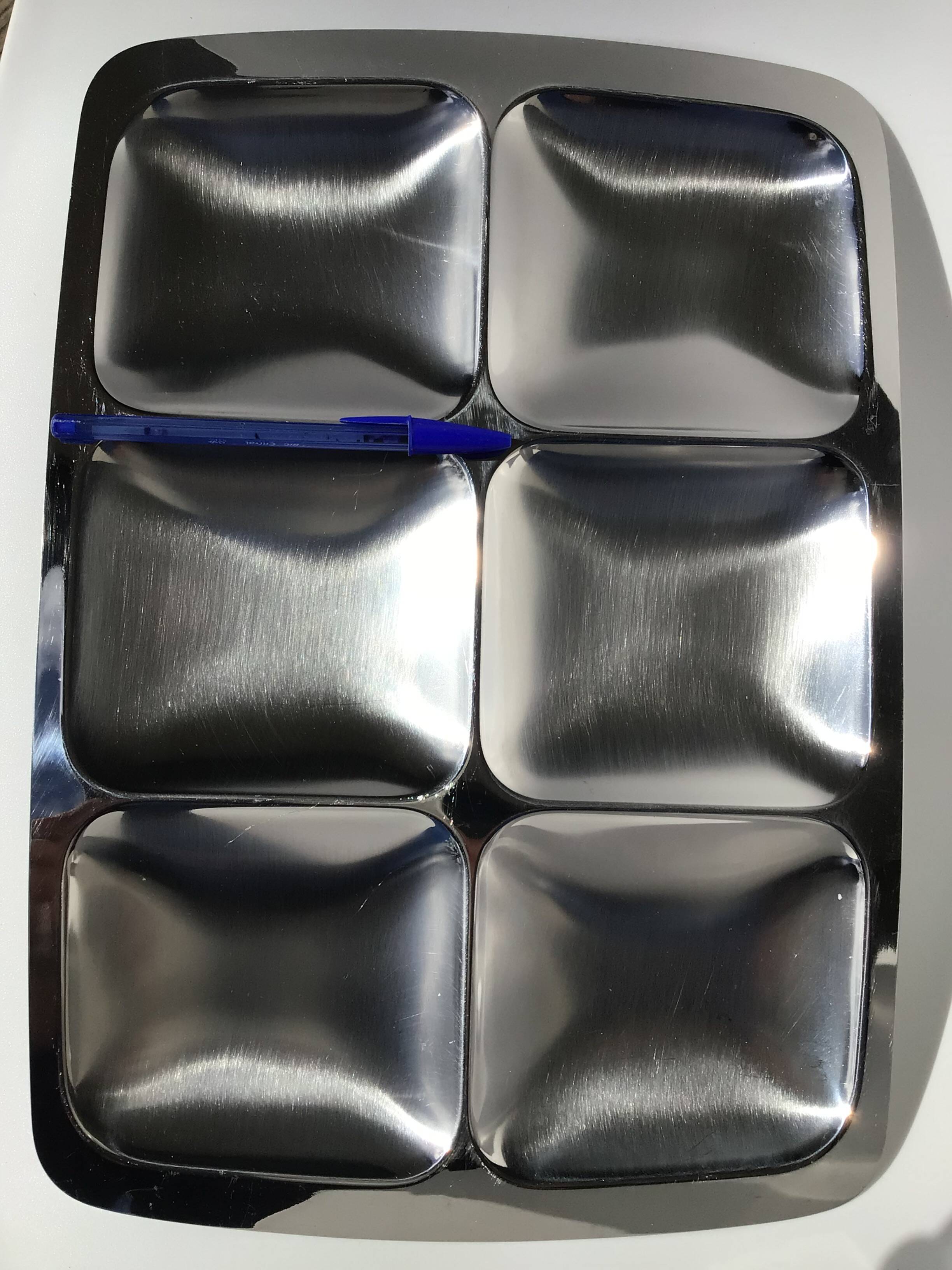 Stainless steel rectangular dish with compartments