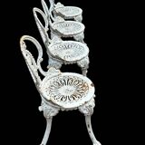 Suite de quatre chaises de jardin en fonte de style Victorien vers 190