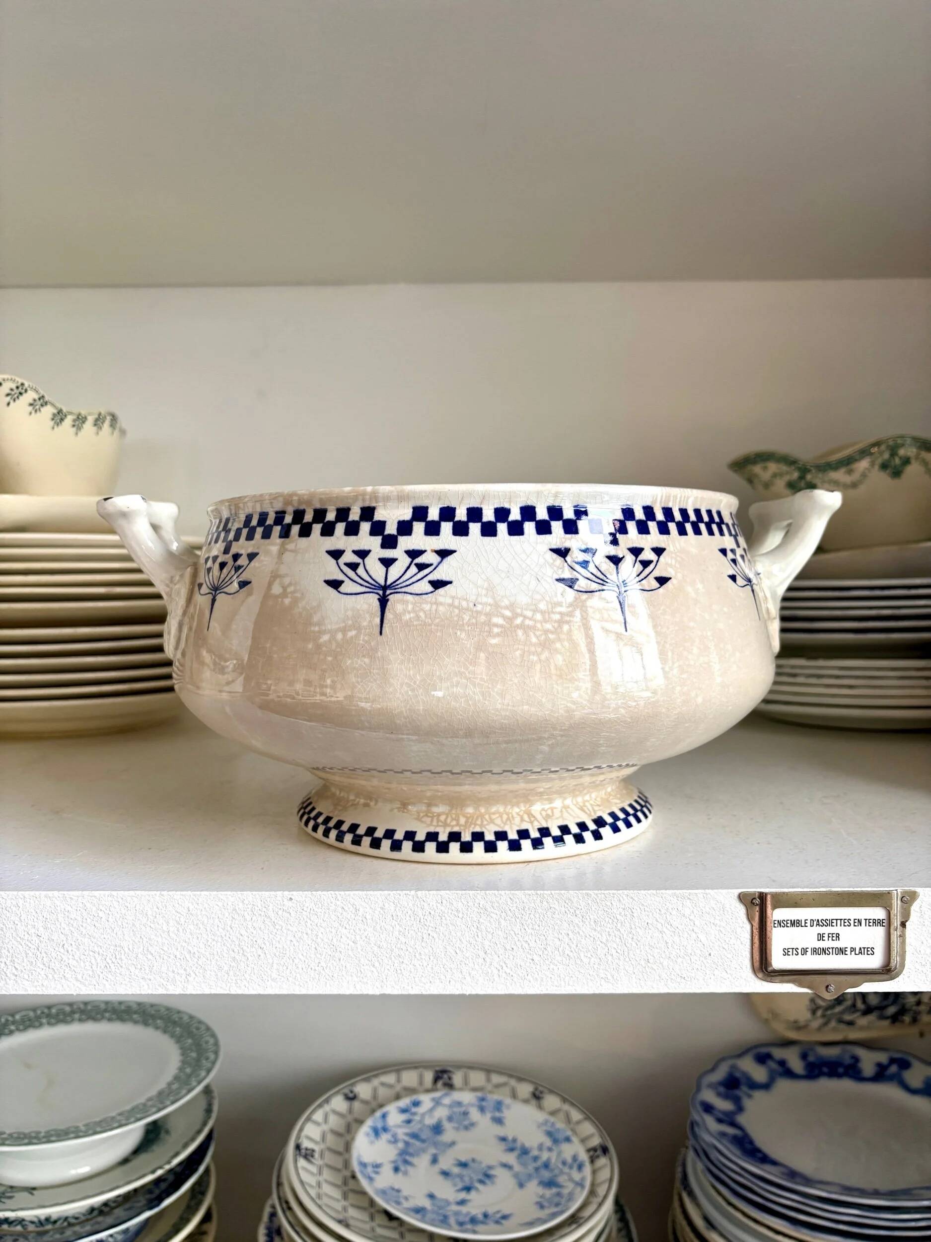 Creil & Montereau ironstone salad bowl and soup tureen, "Damier" service