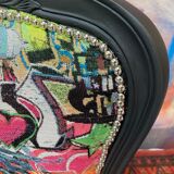 Street art noire chair