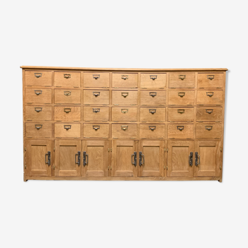 Notary's trade furniture with oak valve