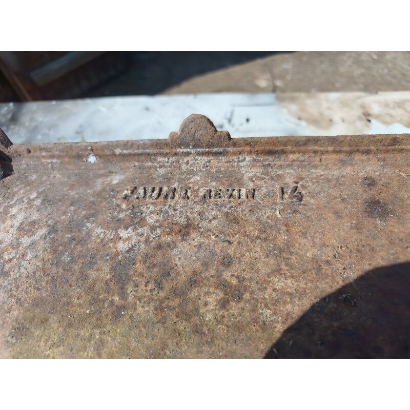 1 cast iron planter from 1900 by the Faure establishments