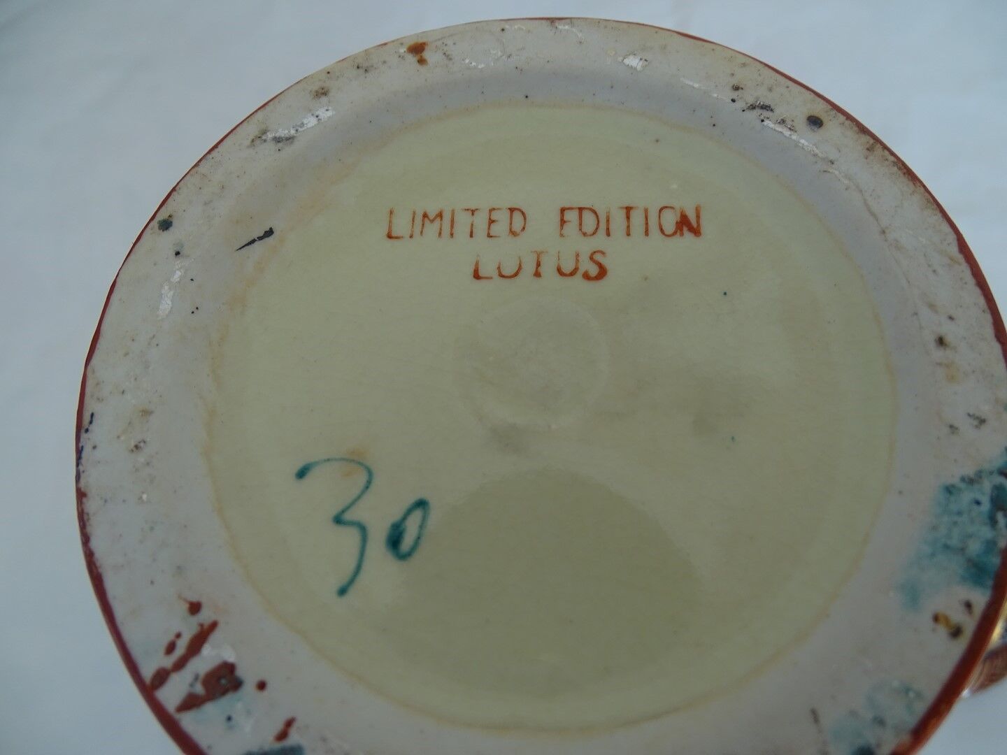 Satsuma vase in porcelain, Japan. Limited edition