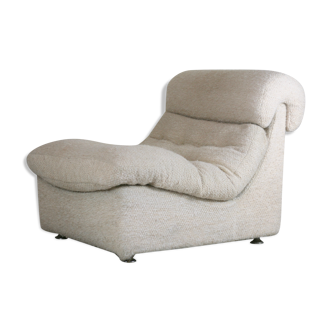 Chair "Space Age" in unbleached wool, France, circa 1970