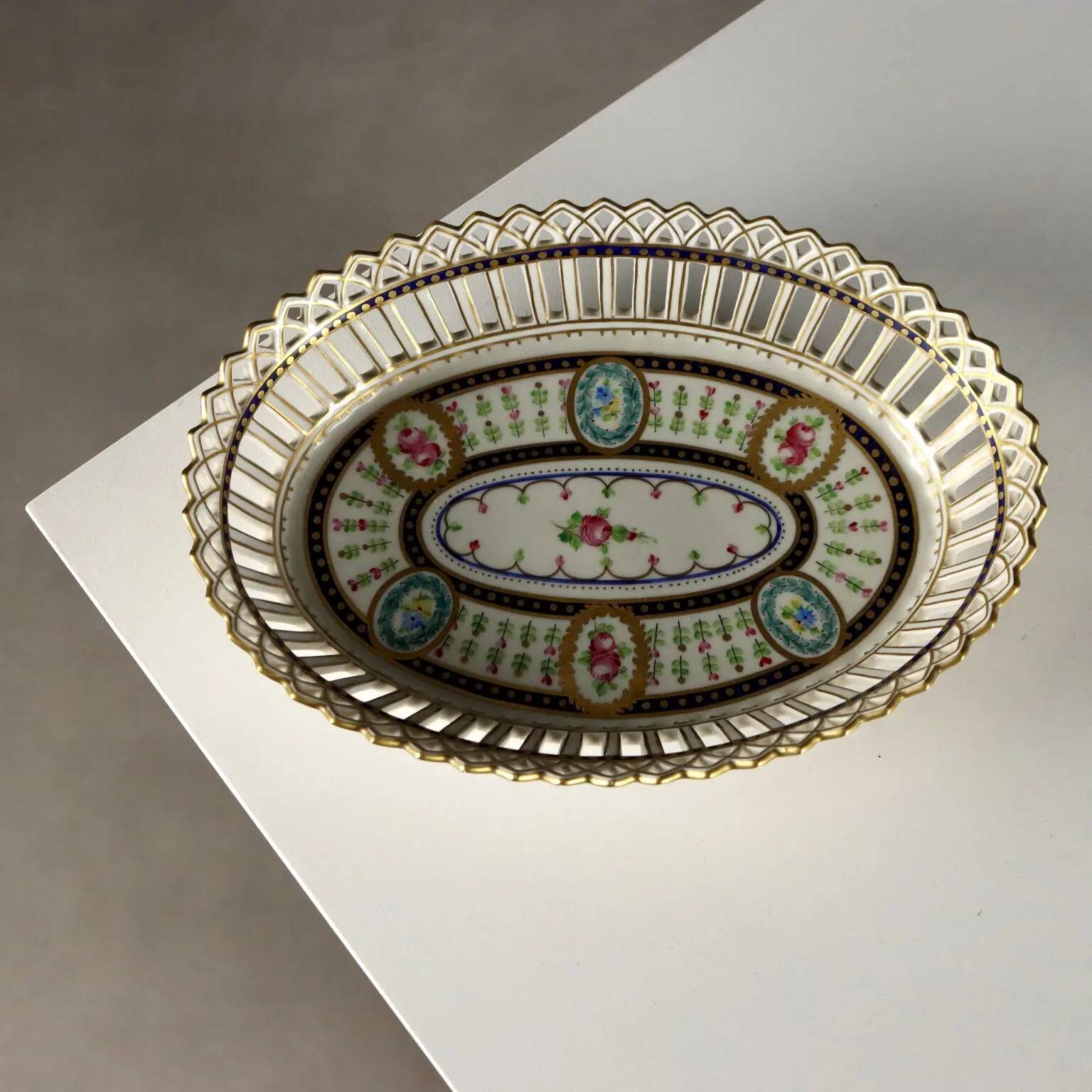 Antique porcelain basket Potschappel Man., Germany, 20th century