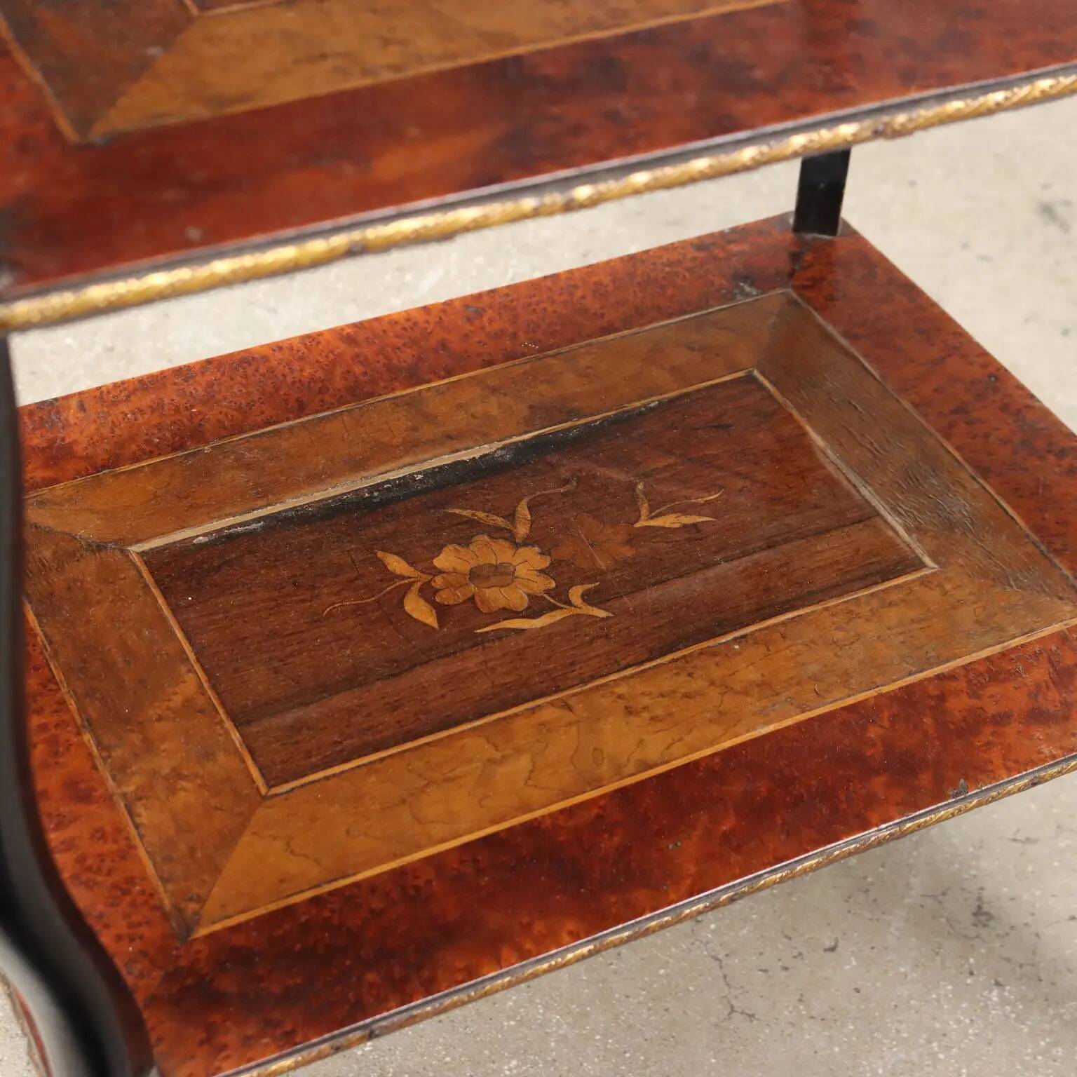 Table d’appoint ancienne en hêtre et métal, Italie, XXe siècle