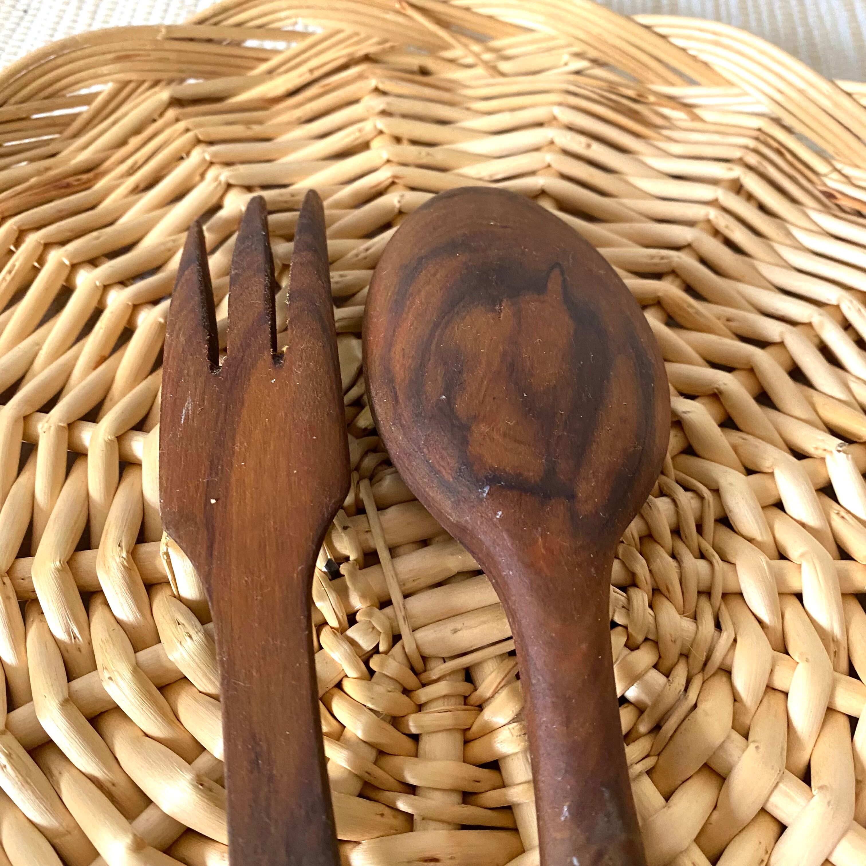 Salad cutlery in olive wood