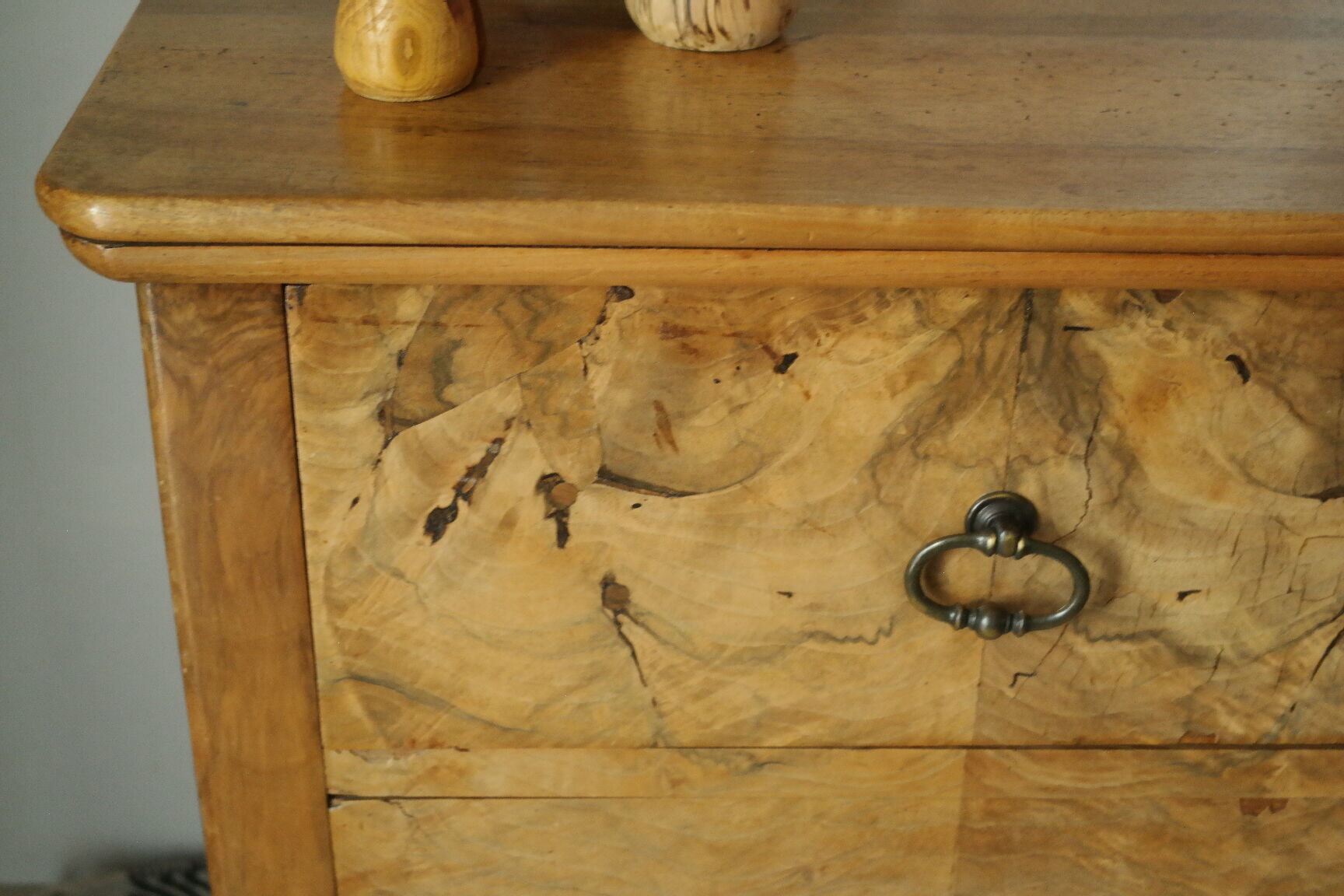 Louis Philippe style chest of drawers in light walnut, 20th century