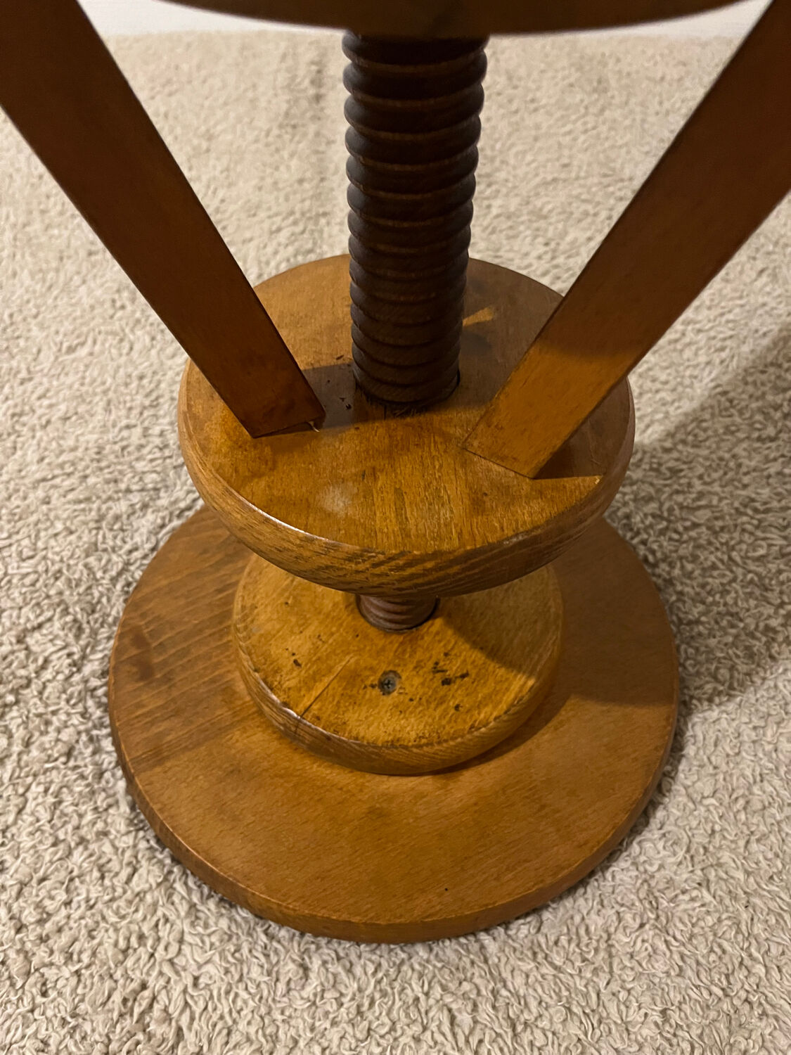 Swivel wooden stool year 80