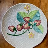 Set of two earthenware plates/dishes.