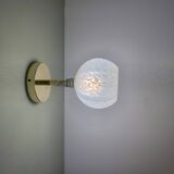 Applique tulipe vintage en verre de Clichy blanc