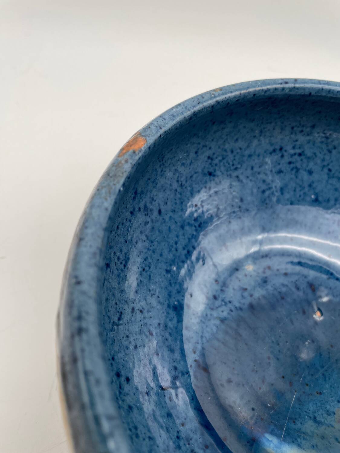 Tripod ceramic pocket tray, hand painted blue