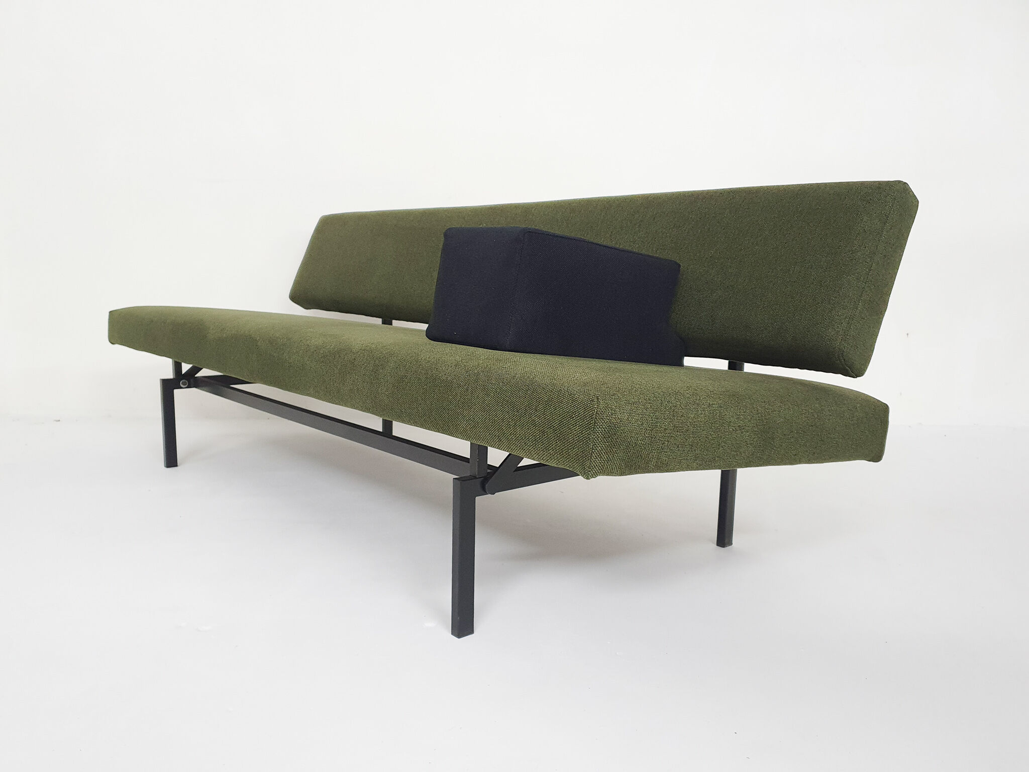Gijs van der Sluis Model 540 sleeper / sofa, The Netherlands 1960's