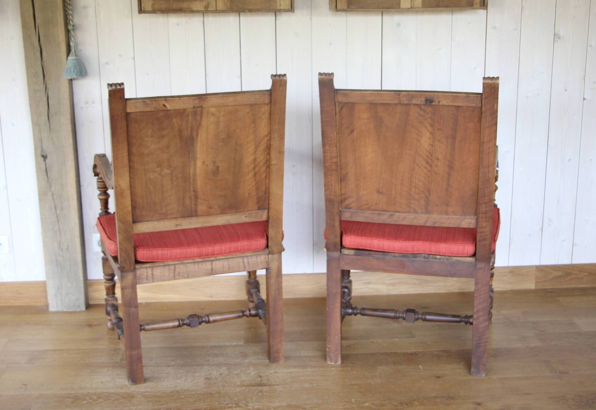 Pair of chairs in Spanish Renaissance style