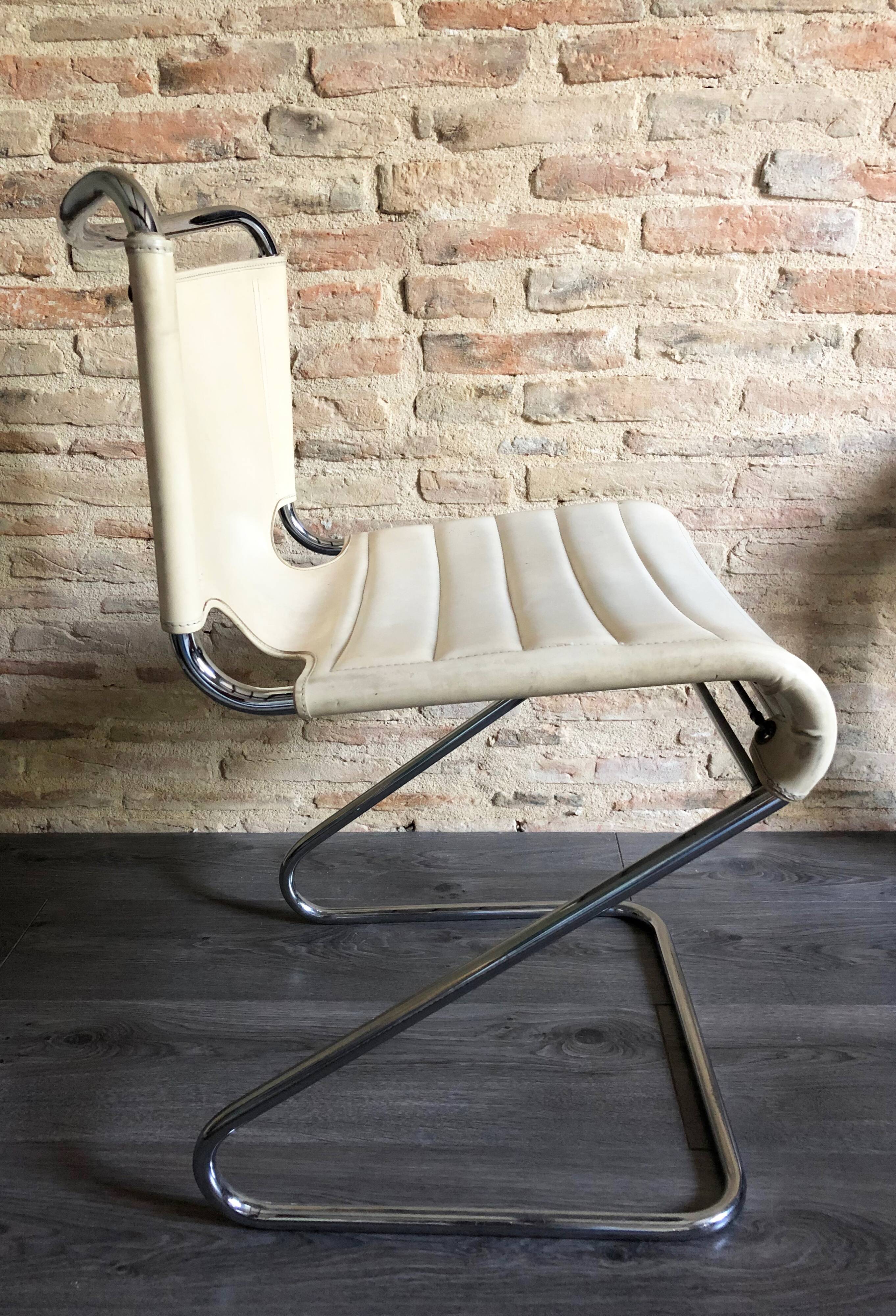 Chair "Biscia" by Pascal Mourgue