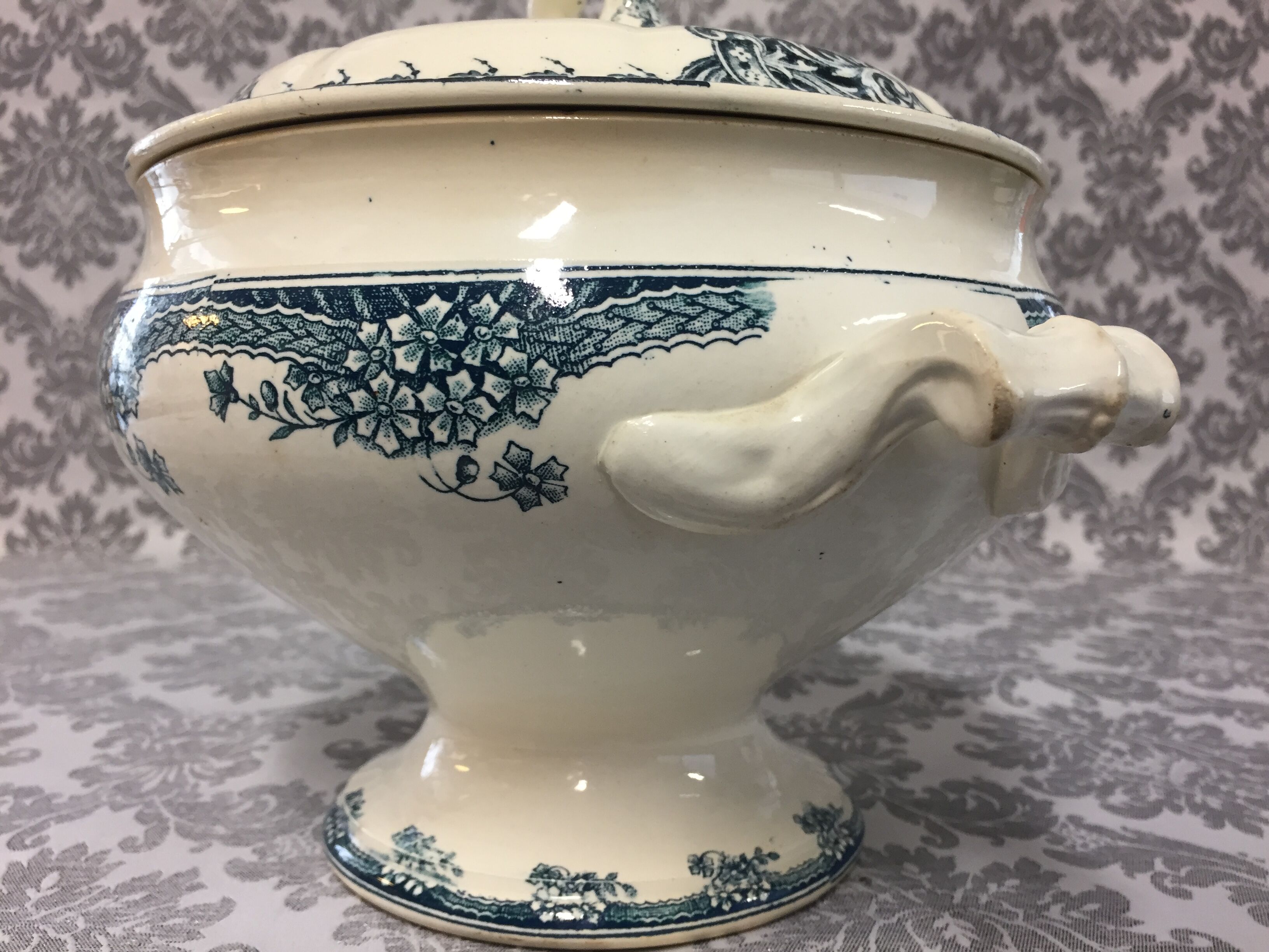 Soupière antique en faïence époque XIXème siècle