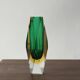 Vase à facettes en verre Sommerso vert et ambré