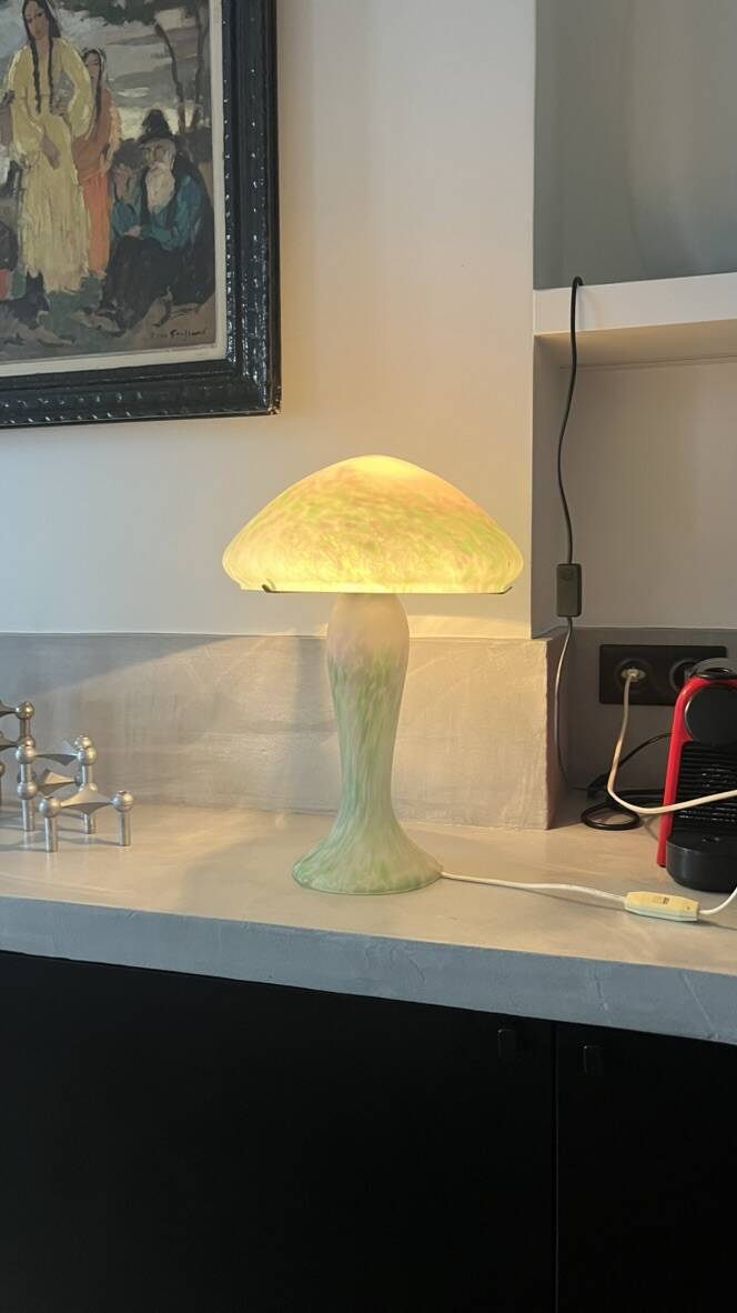 Grey-green mushroom lamp in glass